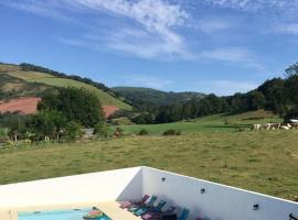 Maison Zubiatia - 3km Compostelle, hotel v destinaci Saint-Jean-le-Vieux