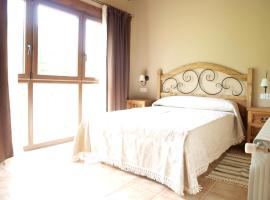 Vivienda vacacional La Poza la Braña, hotel in Llanes