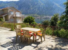 Sunny Apartments, Hotel mit Parkplatz in Kotor