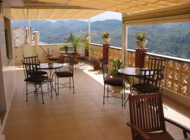 Villa Pico, hotel with pools in Sella