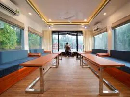 Queen of Chaliyar - Luxury Houseboat Stay