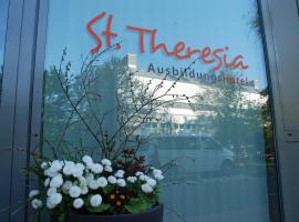 Ausbildungshotel St. Theresia, hotel cerca de Olympic Stadium, Múnich