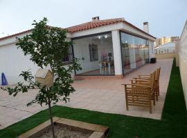 CHALET DE LUJO EN LA PLAYA, cabin in Benimagrell