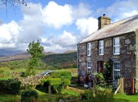 Dinas Cottage, hotell med parkering i Penrhyndeudreath