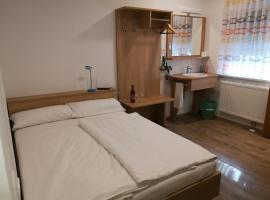 Dorf-Zimmer Mirth, hotel en Eltendorf