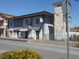 Afrodite, hotel con estacionamiento en Palù