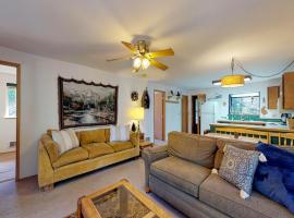 Towering Pines Cabin & Game Room, holiday rental in Leavenworth