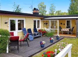 Holiday home Mönsterås V, готель у місті Мьонстерас