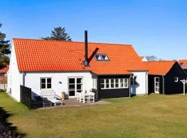 6 person holiday home in Hirtshals