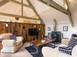 Red Doors Farm Cottages, vil·la a Honiton