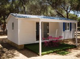 Camping Giralda, hotell i Huelva