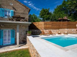 Stone Villa Katarina with pool, cottage in Klimno