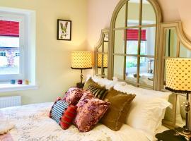 The Little Beech Tree, hotel with hot tubs in Linlithgow