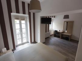 108 b&b, hotel v destinaci Grotte di Castro