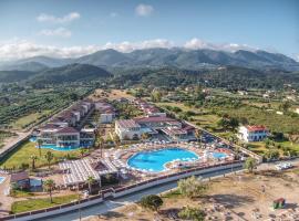 Almyros Beach, hotell sihtkohas Acharávi