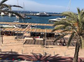 Apartamentos Mar i Vent Puerto de La Savina Formentera, hotelli kohteessa La Savina