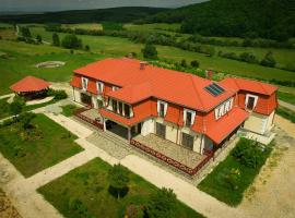 Saciova Hills, acomoda&ccedil;&atilde;o com onsen em Saciova