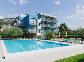 Hotel Holiday Sport & Relax, hotell i Nago-Torbole