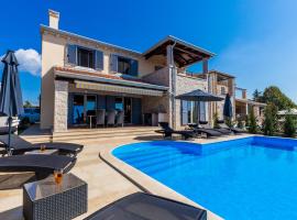 Villa Laura An, hotel v destinaci Kaštelir