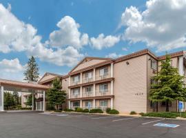 Comfort Inn Mount Shasta Area, hotel i Weed