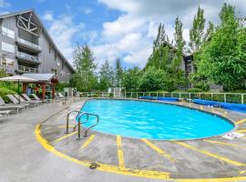 The Best ski-in/ski-out at The Aspens, struttura con onsen a Whistler