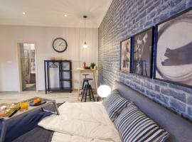 Frank-Kiss Apartments