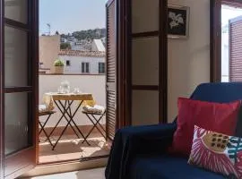 Lets Holidays Centric apartment with parking 2