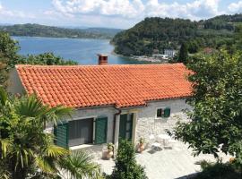 Guest house - počitniška hiška v Fiesi, Piran, hotell i Piran