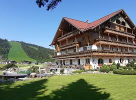 Hotel Garni Sonnhof, hotel di Flachau