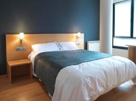 Hotel Txarriduna, hotel v destinaci Elgóibar