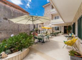 Apartmani Ujdur, hotel v Gradaci