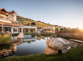 Hotel Bacherhof, hotel cerca de Rio Pusteria / Gitschberg Jochtal, Maranza