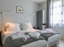 Maison 88 m2 le patio du centre ville avec garage, hotel i Tours