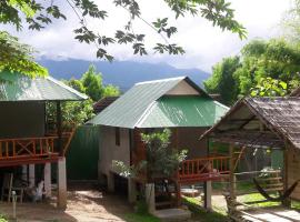 KK Hut, hotel v mestu Pai