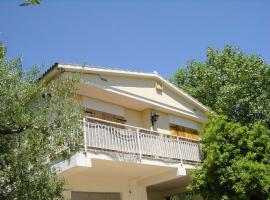 Tarragona. Arboset. Paz entre mar y montaña. A solo 15 minutos de la playa, holiday home in Vilanova de Escornalbou