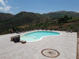 Monte San Giovanni-Nebrodi Rooms, hotel v destinácii San Marco dʼAlunzio