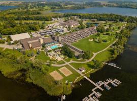 Arrowwood Resort Hotel and Conference Center - Alexandria, hotel pantai di Alexandria