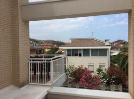 Appartamento Parini, zelfstandige accommodatie in Porto San Giorgio