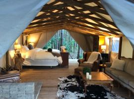 Alabaster Acres, luxury tent in Caledon