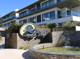 Cavalo Preto Luxury Beach Resort, מלון יוקרה בקווארטיירה