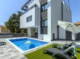 VILLA EMA KASTELA with private heated pool
