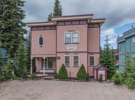 Chakra Chalet, hótel í Silver Star