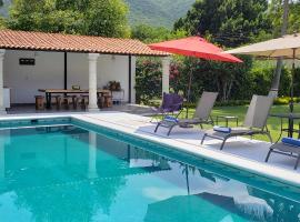 Casa cerca de las Estacas, hotel v destinaci Ticumán