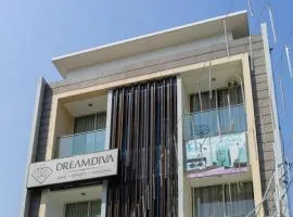 RedDoorz near Setrasari Mall 4