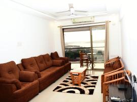 3 BHK Apartment with river view, hotel blizu znamenitosti Salim Ali Bird Sanctuary, Panadži