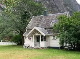 Aobrio Holidayhouse, authentic norwegian farmhouse close to Flåm