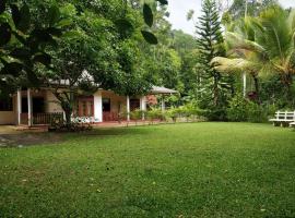 Alfred Colonial Bungalow & Spice Garden, cheap hotel in Kobbekaduwa