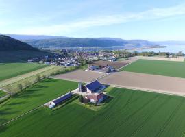 Ferienzimmer Zülli, хотел в Erlach