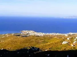 Aegean Breeze in DYO CHORIA TINOS