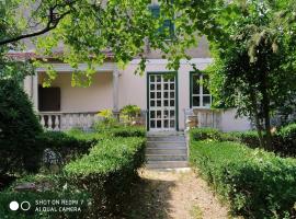 Il giardino di Emilia, hotel barat a Raviscanina